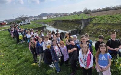 Proljetna šetnja učenika nižih razreda –obilježavanje Svjetskoga dana voda i Svjetskoga dana zaštite šuma