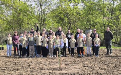 Školski izviđači obilježili Dan planeta Zemlje sadnjom stabala u Stružcu