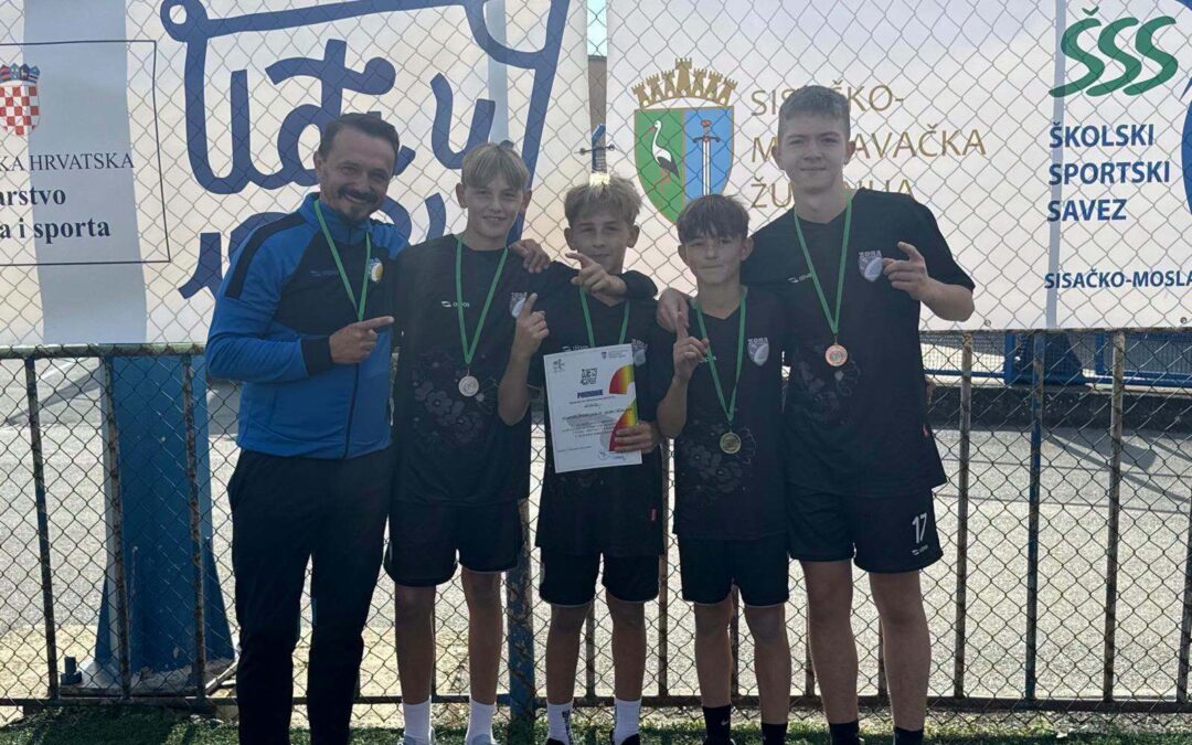 Kros na otvaranju školske sportske godine: dječaci 7. i 8. razreda županijski viceprvaci, zaostali samo bod za prvacima